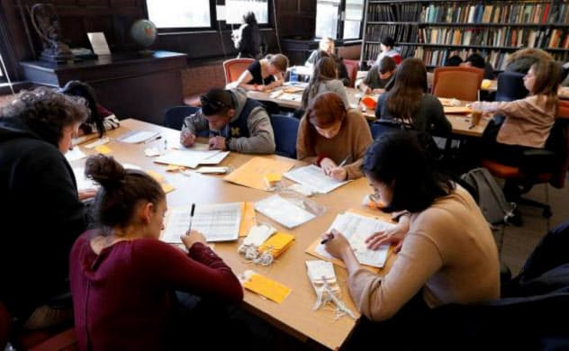 現在ミシガン大学の学生の黒人の比率は4%で目標としてきた10%に遠く及ばない=AP 現在ミシガン大学の学生の黒人の比率は4%で目標としてきた10%に遠く及ばない=AP