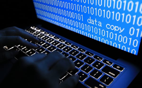 サイバー攻撃は、個人情報の闇サイトへの転売や詐欺など悪用が目的の場合が多い
