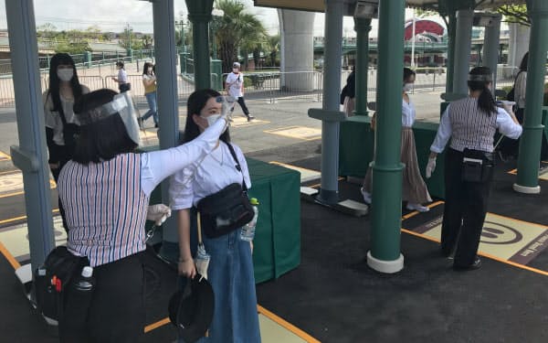 新型コロナ 東京ディズニー再開 世界観と感染防止の両立に挑む 日本経済新聞
