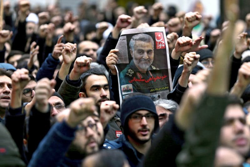 イラン トランプ氏に逮捕状 革命防衛隊司令官の暗殺で 日本経済新聞