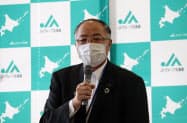 定例会見であいさつするJA道中央会の小野寺俊幸会長 定例会見であいさつするJA道中央会の小野寺俊幸会長