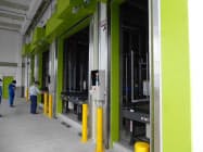 アイカ工業は1日、福島工場内に危険物の自動倉庫の稼働を始める(福島県鏡石町) アイカ工業は1日、福島工場内に危険物の自動倉庫の稼働を始める(福島県鏡石町)