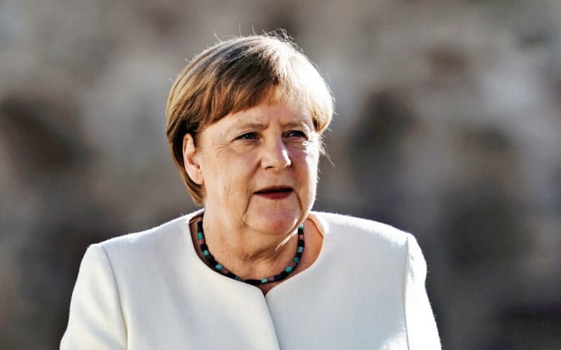 メルケル独首相(左)とマクロン仏大統領=ロイター メルケル独首相(左)とマクロン仏大統領=ロイター