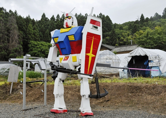 武器盗まれたガンダム人気 愛称は へたれ 福島 日本経済新聞