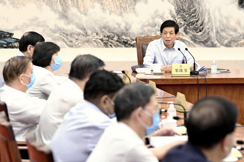 中国政府は一国二制度の維持を強調する
(中国全人代の常務委員会、6月20日、北京)=新華社・共同 中国政府は一国二制度の維持を強調する
(中国全人代の常務委員会、6月20日、北京)=新華社・共同
