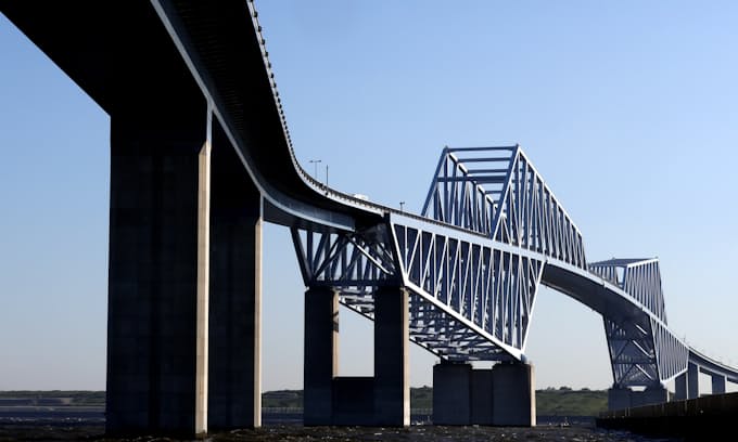 東京ゲートブリッジ 恐竜橋 渡ったら戻るだけ 日本経済新聞