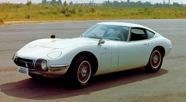 トヨタが補給部品を復刻販売する「トヨタ2000GT」