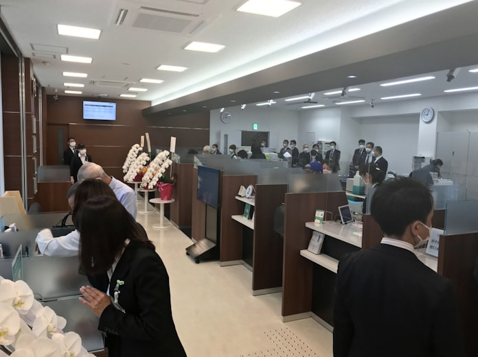 関西みらい銀 放出で2支店集約 日本経済新聞