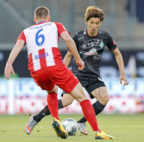 ブレーメン1部残留 大迫は無得点 ドイツ入れ替え戦 日本経済新聞 ブレーメン1部残留 大迫は無得点 ドイツ入れ替え戦 日本経済新聞