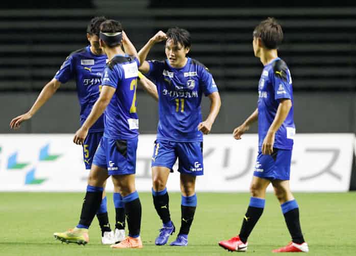 両刃の剣になる 5人交代制 Jリーグにどう影響 日本経済新聞