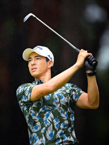 第1日、ショットを放つ石川遼(9日、取手国際GC)=(C)JGTO/JGTOimages提供・共同