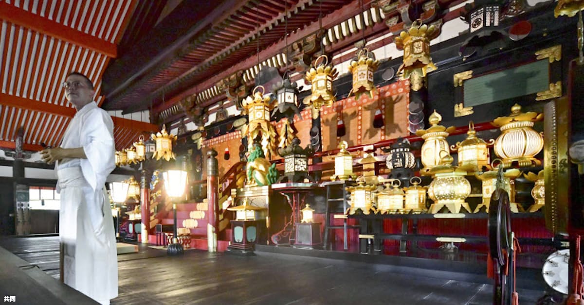 北野天満宮の修復完了 国宝 本殿 黒く荘厳に 日本経済新聞