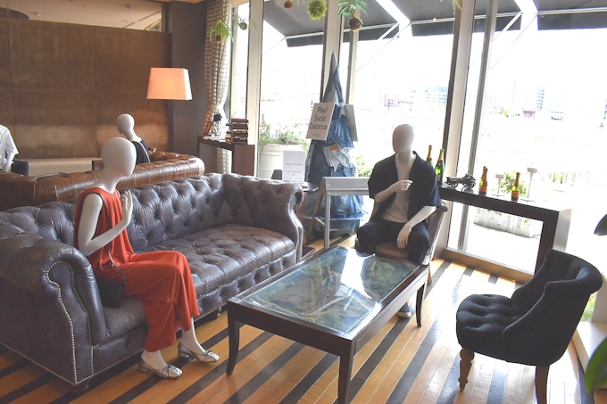 新型コロナ レストラン マネキン使い距離確保 水戸のホテル 日本経済新聞