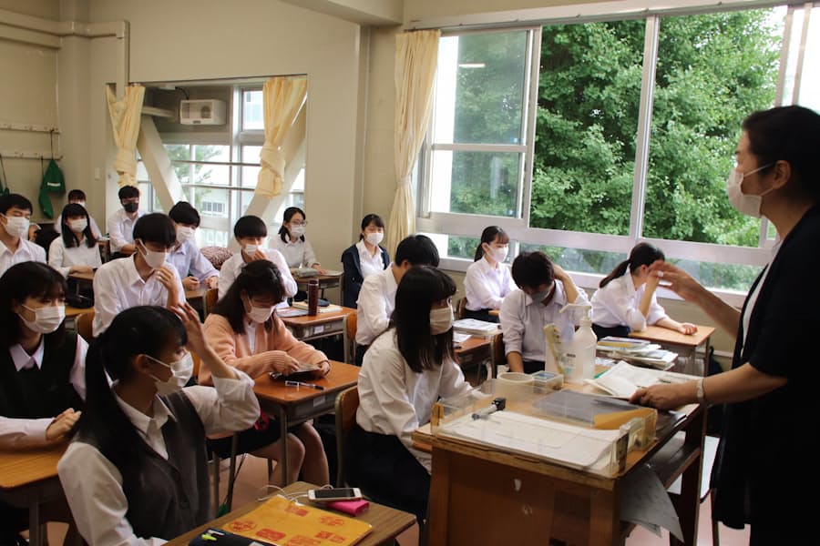 新型コロナ 高校の授業ロス0時間超も 学習格差で受験生に不安 日本経済新聞