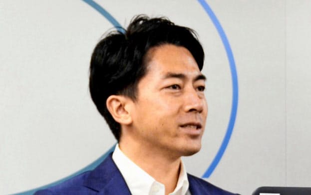 小泉進次郎環境相は脱炭素社会に向けた政府目標の前倒しを訴える＝共同