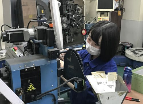 「どんな機械も使いこなせるようになりたい」と語る市村さん