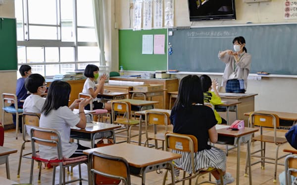 小中学校では夏休み期間を20日間以下とした教育委員会が約7割にのぼった（名古屋市の小学校）