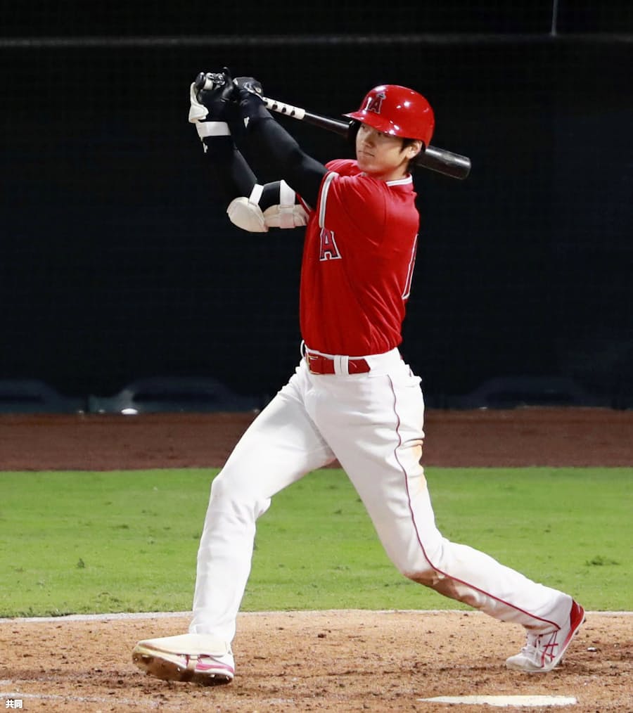 エンゼルス大谷 紅白戦で適時打 レッズ秋山は無安打 日本経済新聞
