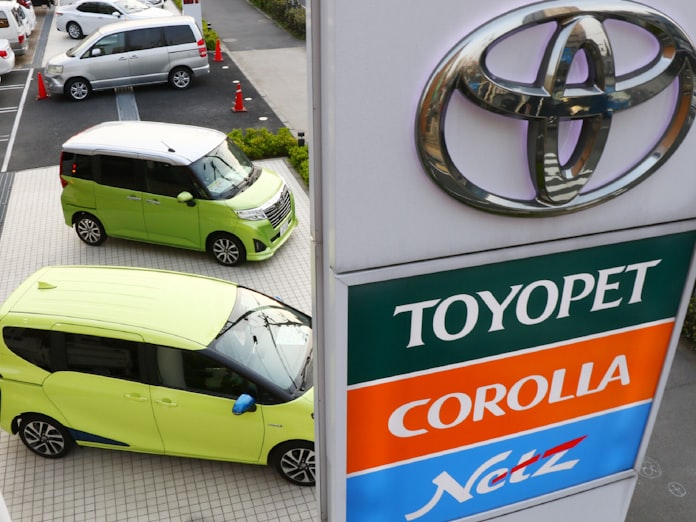 トヨタ、直営5販社を売却へ 新車販売の合理化急ぐ: 日本経済新聞