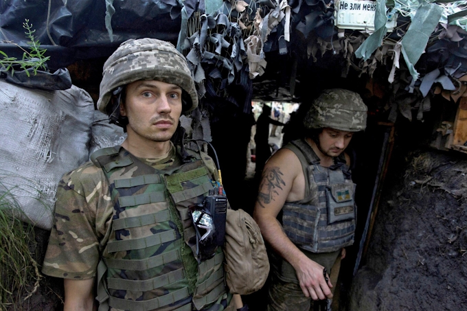 ウクライナ東部紛争で停戦発効 和平交渉なお難航 日本経済新聞