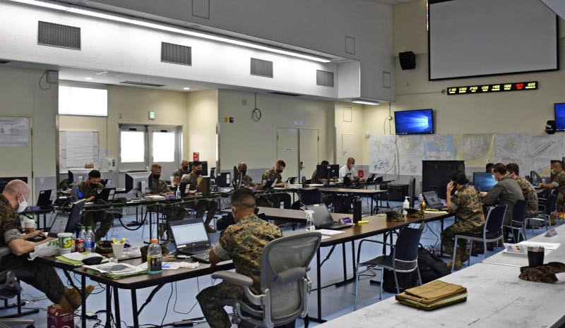 米軍の24時間体制の新型コロナ対策室(24日、沖縄県のキャンプ瑞慶覧) 米軍の24時間体制の新型コロナ対策室(24日、沖縄県のキャンプ瑞慶覧)