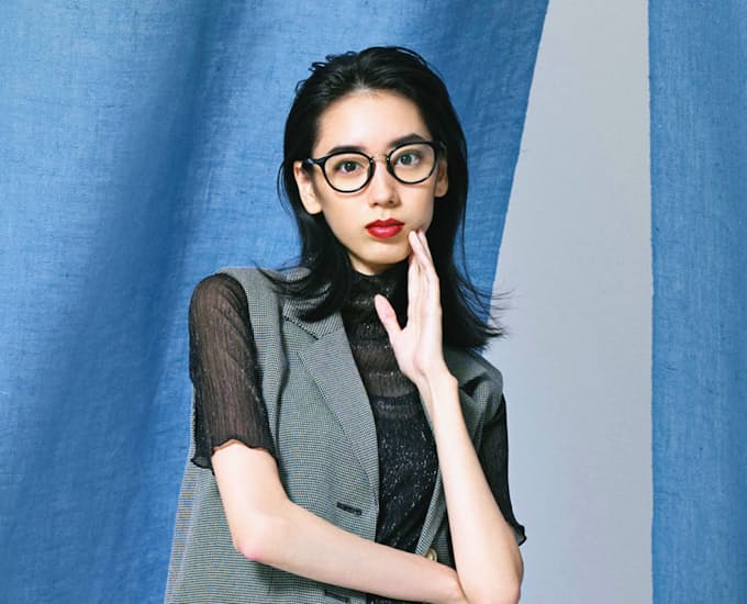 ジンズ アクセサリー感覚の眼鏡シリーズ 女性向け 日本経済新聞