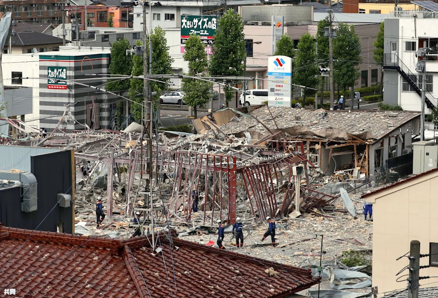 爆発前日に調理場電気工事 県警 業過致死傷容疑も視野 日本経済新聞