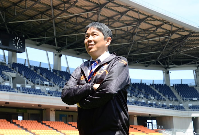 クラブ経営 キックオフ サラリーマンからj3社長へ 日本経済新聞 クラブ経営 キックオフ サラリーマンからj3社長へ 日本経済新聞