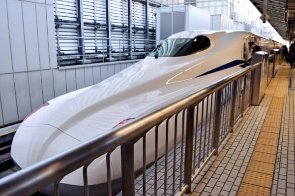 JR東海は東海道新幹線の利用急減が赤字の要因に