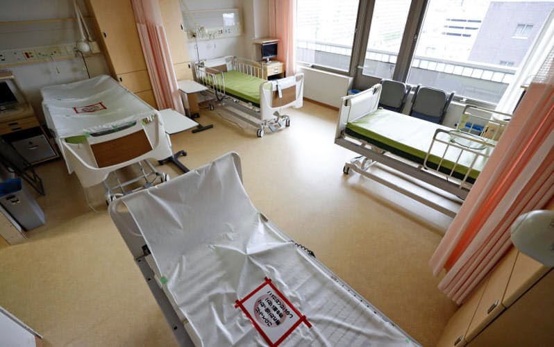 空き病床を抱え、経営が苦しくなっている病院が増えている 空き病床を抱え、経営が苦しくなっている病院が増えている