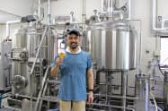 ビール造りは奥が深いと話す荒木信也代表(熊本県天草市) ビール造りは奥が深いと話す荒木信也代表(熊本県天草市)