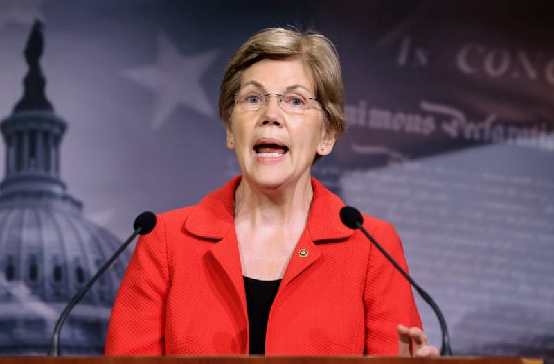 エリザベス・ウォーレン上院議員(7月、ワシントン)=ロイター エリザベス・ウォーレン上院議員(7月、ワシントン)=ロイター