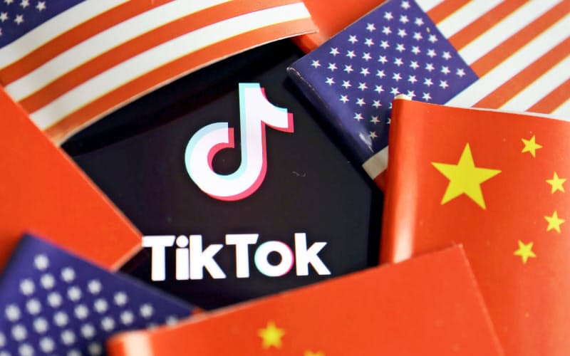 米議会はティックトックについて「利用者情報が中国共産党に渡りかねない」と指摘していた=ロイター 米議会はティックトックについて「利用者情報が中国共産党に渡りかねない」と指摘していた=ロイター