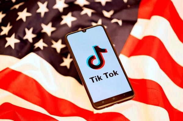 トランプ氏はティックトックの売却交渉を巡り「仲介手数料」を要求している=ロイター