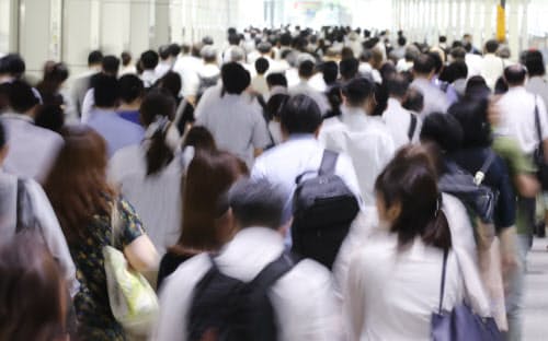 所定外給与は5月に次いで2番目の大きさの下げ幅となった