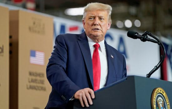 トランプ米大統領は中国への強硬策を連発する(6日、オハイオ州)=ロイター