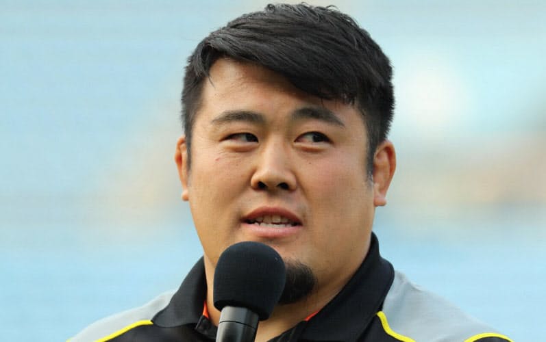 サンウルブズで最多の43試合に出場した浅原は8日のセレモニーで表彰された
=(C)JSRA photo by H.Nagaoka サンウルブズで最多の43試合に出場した浅原は8日のセレモニーで表彰された
=(C)JSRA photo by H.Nagaoka