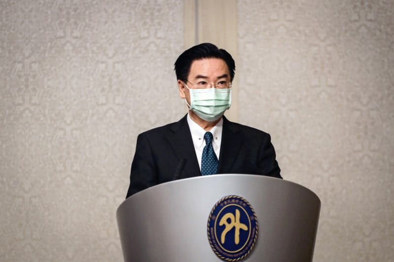 台湾の呉●(かねへんにりっとう)燮・外交部長(外相)は11日、アザー米長官と会談し、中国を批判した=中央通信社 台湾の呉●(かねへんにりっとう)燮・外交部長(外相)は11日、アザー米長官と会談し、中国を批判した=中央通信社