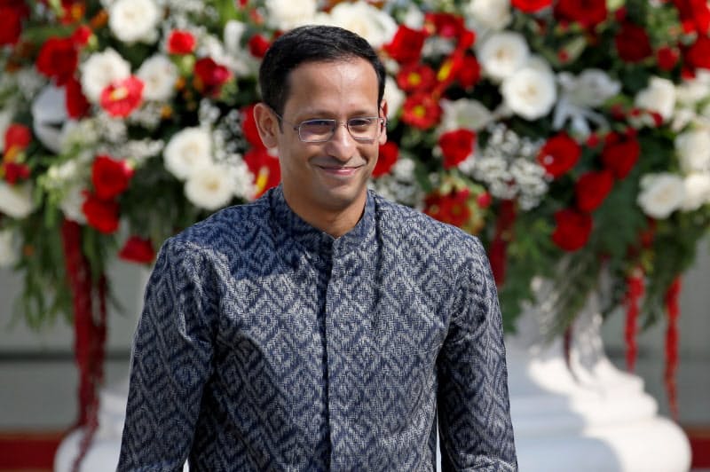 配車大手ゴジェックの創業者、ナディム・マカリム氏は閣僚の立場で国の改革に挑む(2019年10月)=ロイター 配車大手ゴジェックの創業者、ナディム・マカリム氏は閣僚の立場で国の改革に挑む(2019年10月)=ロイター