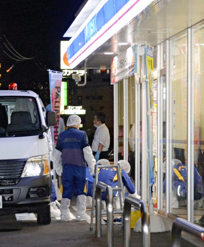 コンビニで女性店員死亡 宇都宮 刺した男も 日本経済新聞