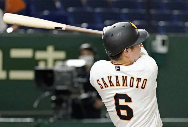 巨人 坂本2発 打順変更ハマって打席ぶり安打 日本経済新聞 巨人 坂本2発 打順変更ハマって打席ぶり安打 日本経済新聞