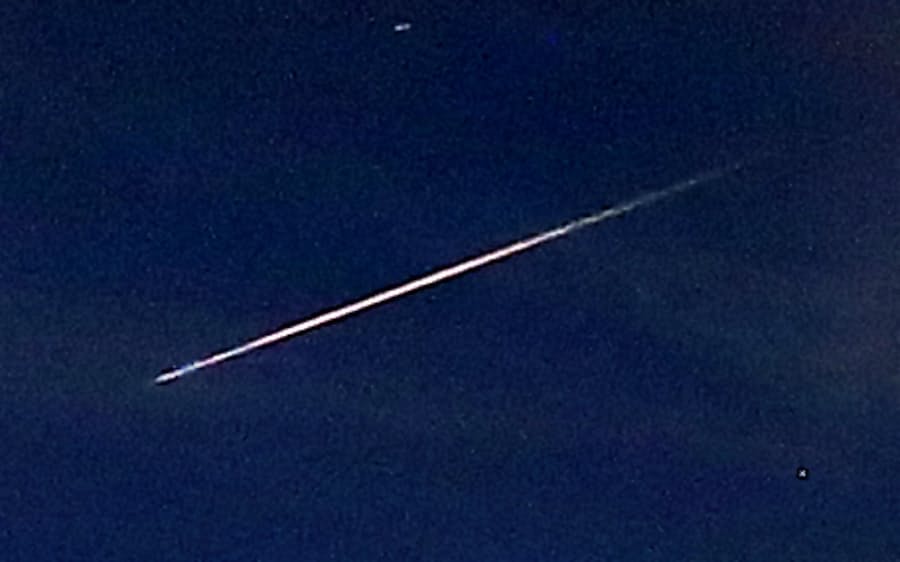ペルセウス座流星群 観測ピーク 日本経済新聞