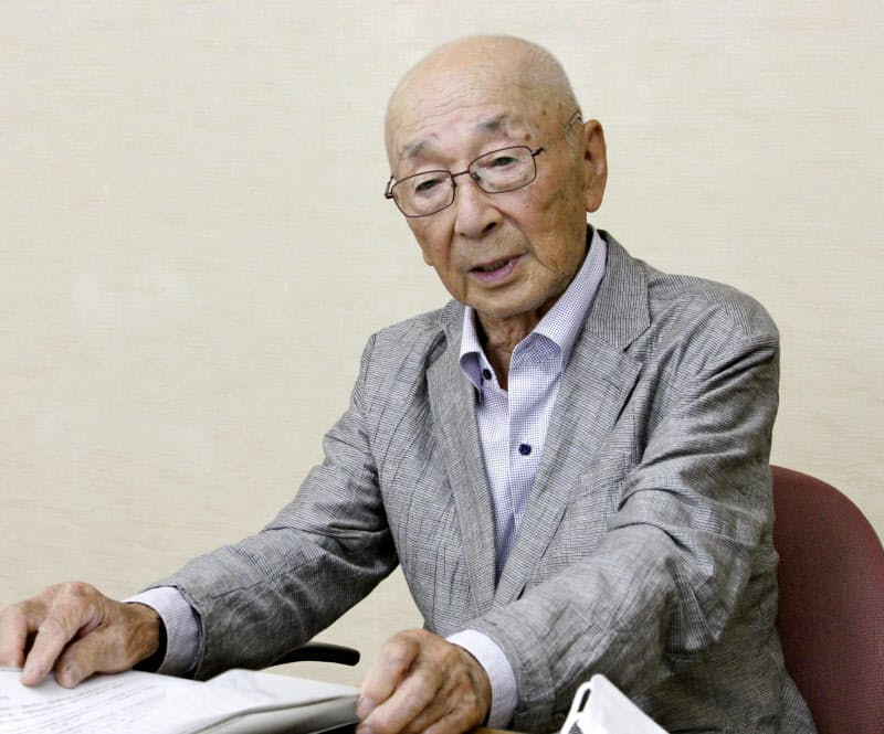 父との思い出を語る、遺族代表の杉山英夫さん(12日、静岡県庁)=共同 父との思い出を語る、遺族代表の杉山英夫さん(12日、静岡県庁)=共同