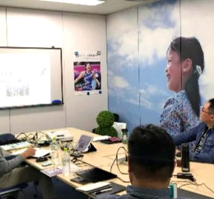 新型コロナ ファイザー 地域や患者を学ぶmr研修 人形も活用 日本経済新聞