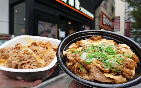 吉野家が4月に発売したスタミナ超特盛丼（右）。肉のボリュームは牛丼並盛(左)の3倍