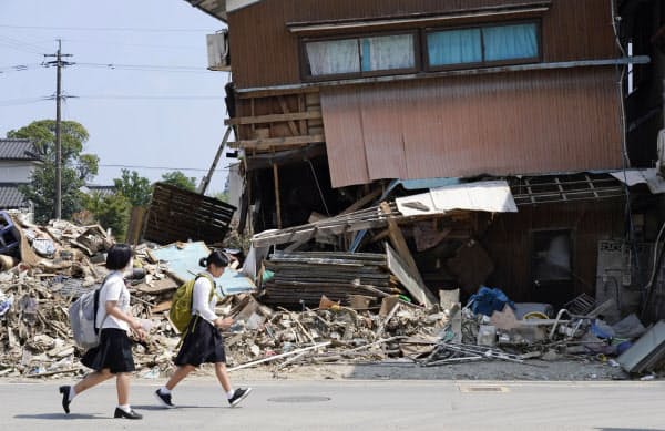 7月の九州豪雨では多くの家屋が被災した(熊本県人吉市)=共同