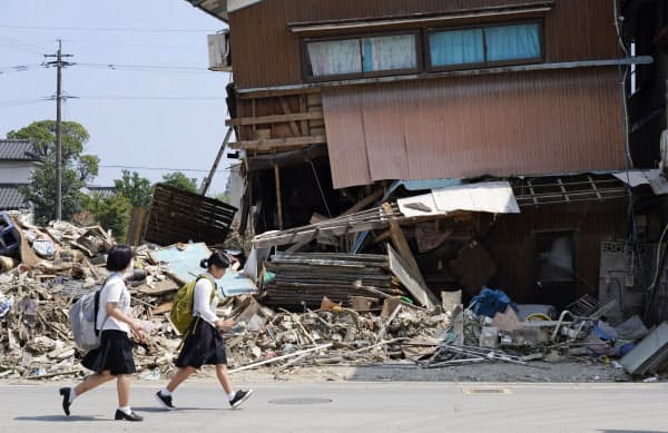7月の九州豪雨では多くの家屋が被災した（熊本県人吉市）=共同