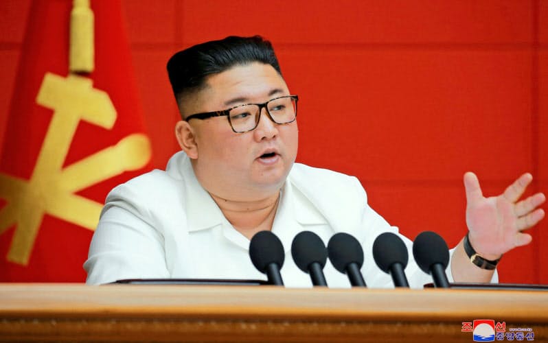 北朝鮮は来年1月の党大会開催を決めた。19日、平壌で開いた朝鮮労働党中央委員会総会に出席した金正恩委員長=朝鮮中央通信・ロイター 北朝鮮は来年1月の党大会開催を決めた。19日、平壌で開いた朝鮮労働党中央委員会総会に出席した金正恩委員長=朝鮮中央通信・ロイター