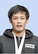 山田優=共同