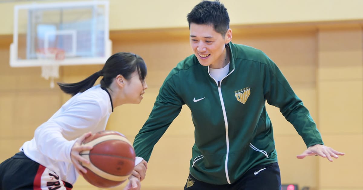 選手の成長に全力注ぐ 女子バスケ指導者 恩塚亨 中 日本経済新聞 選手の成長に全力注ぐ 女子バスケ指導者 恩塚亨 中 日本経済新聞